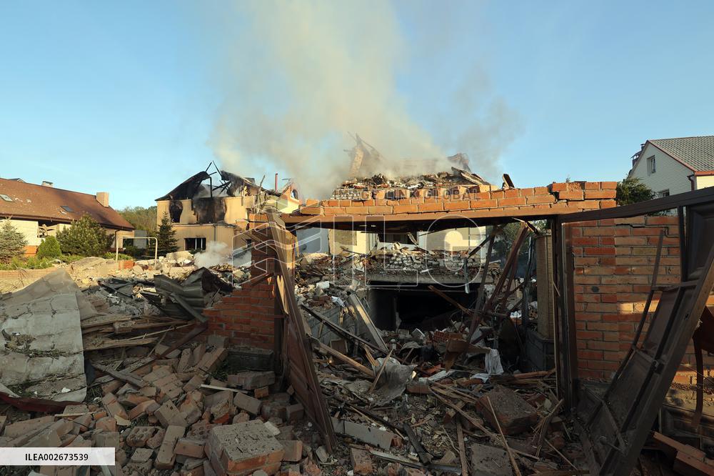 Russians hit Kharkiv with S-300 missile at night