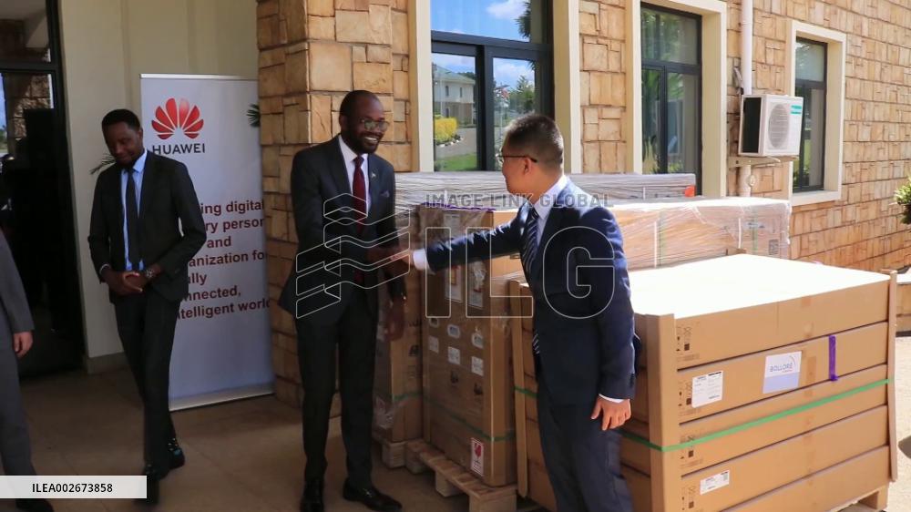 Huawei donates e-government smart office equipment to Malawi