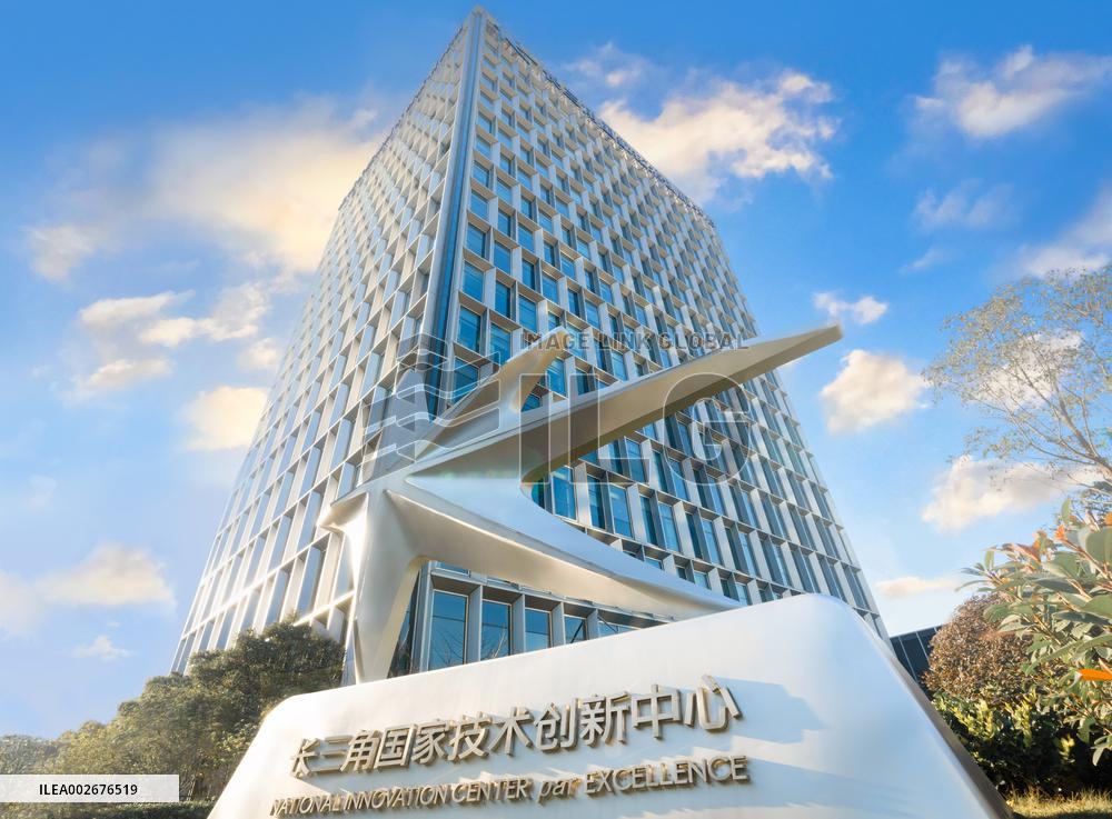 Xinhua Headlines: China's economic powerhouse kindles new quality productive forces