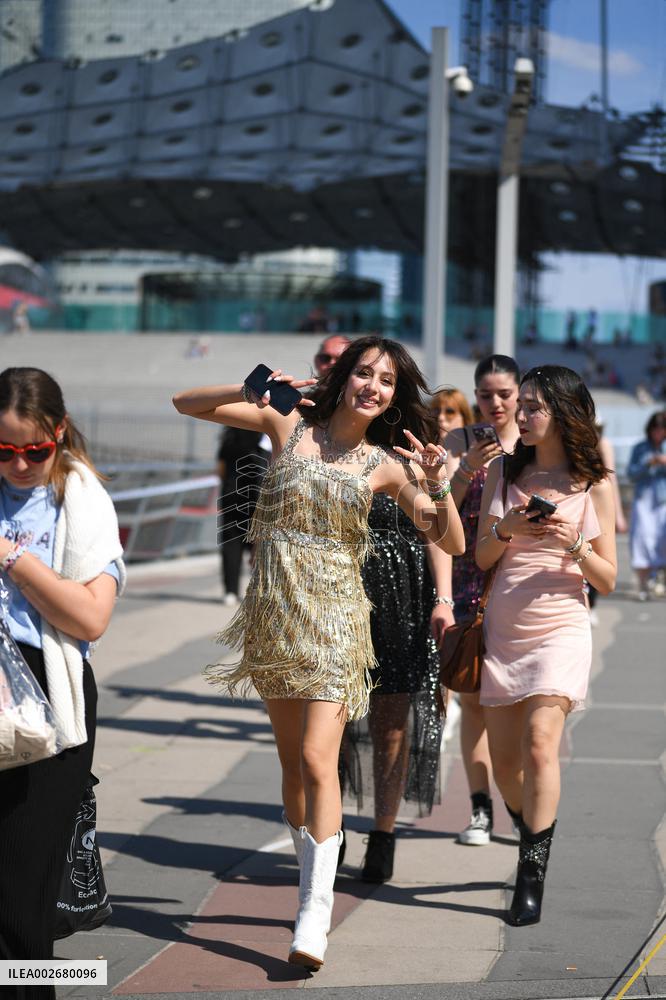 Fans Of Taylor Swift Attend The Eras Tour - Nanterre