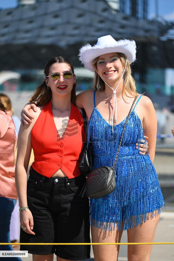 Fans Of Taylor Swift Attend The Eras Tour - Nanterre