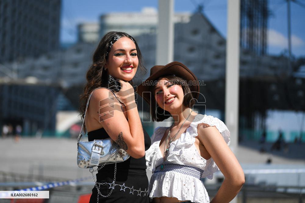 Fans Of Taylor Swift Attend The Eras Tour - Nanterre