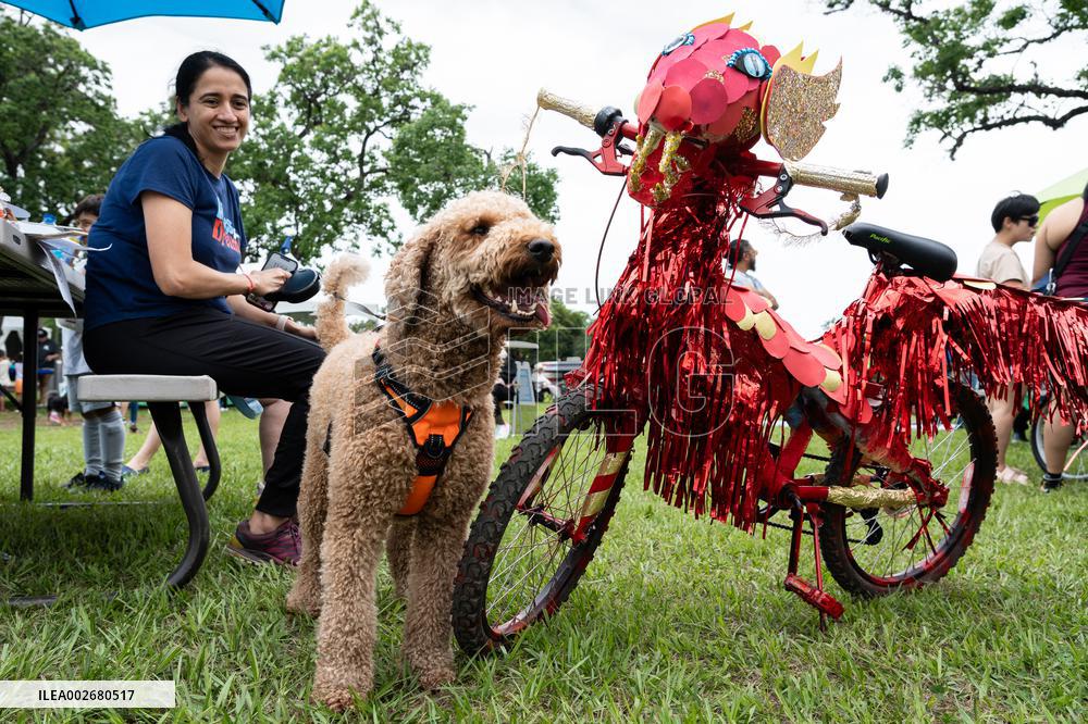 U.S.-HOUSTON-ART BIKE PARADE & FESTIVAL