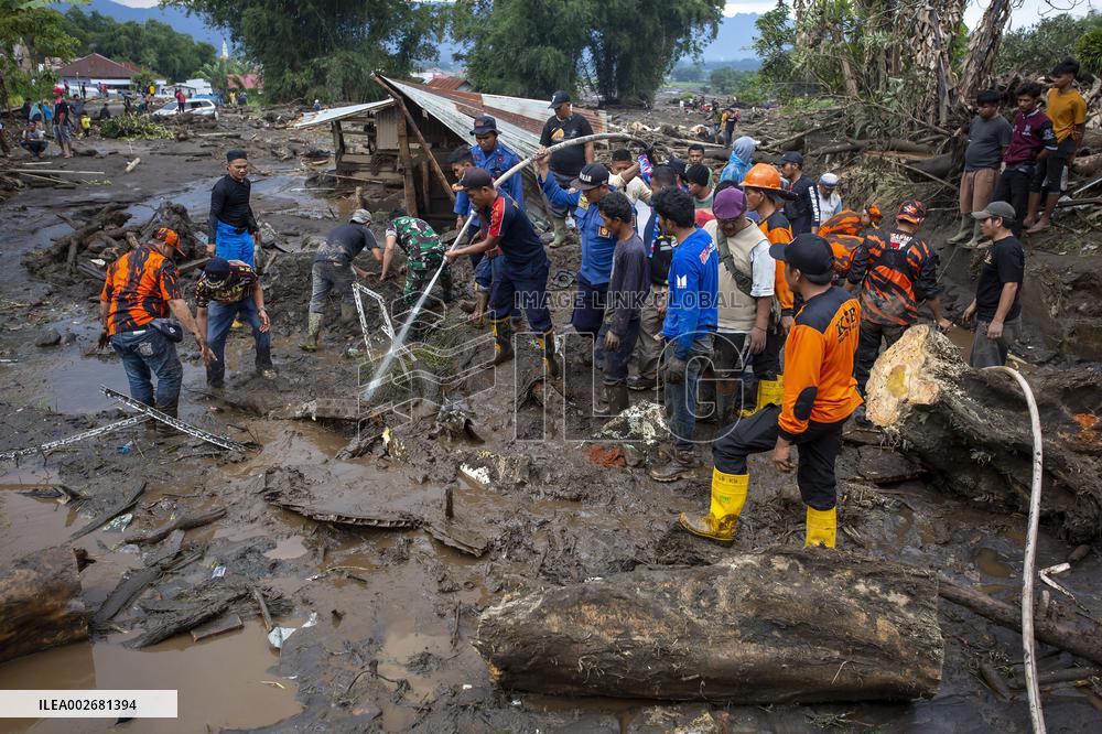 INDONESIA-WEST SUMATRA-MOUNT MARAPI-LAVA FLOODS
