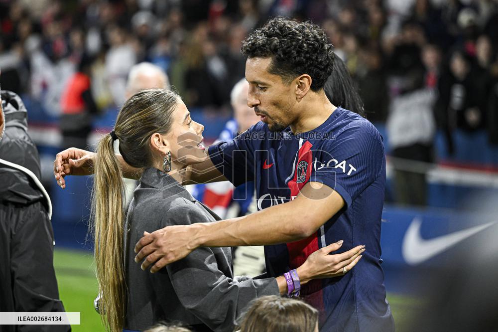 PSG Celebrates 2023-2024 Ligue 1 Championship Trophy