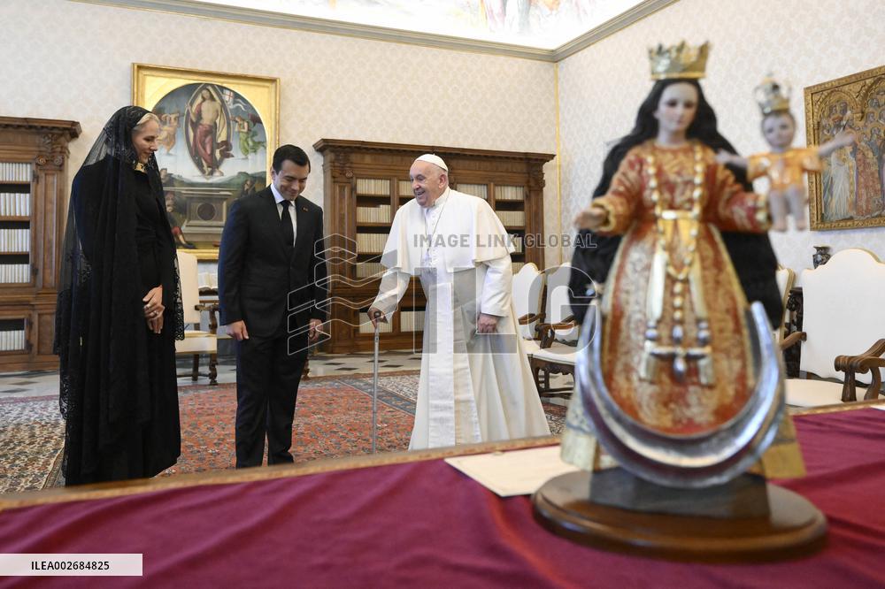 Pope Francis During Private Audience - Vatican