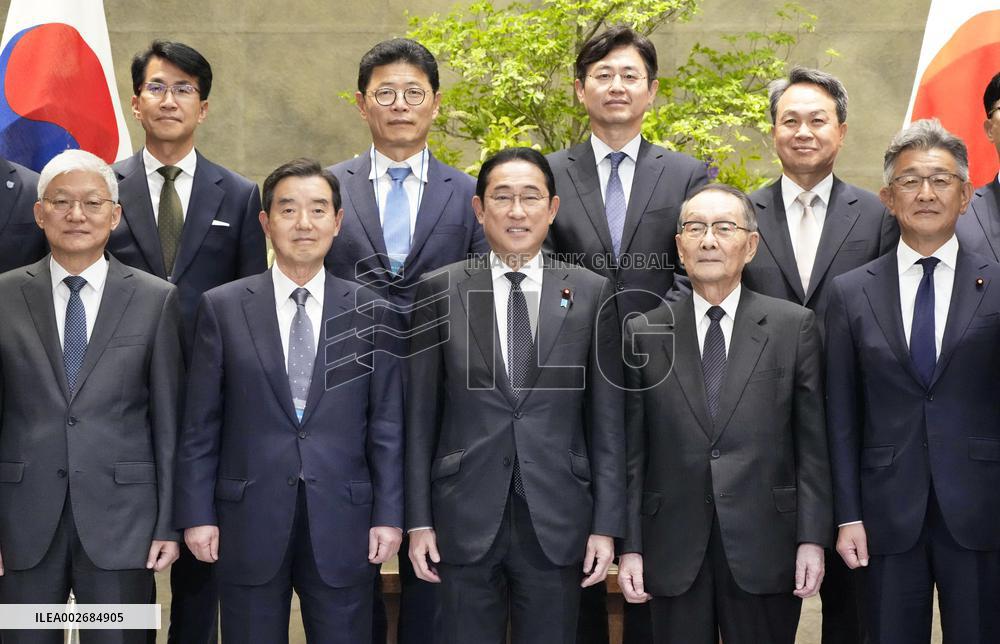 Japan, S. Korea business leaders in Tokyo