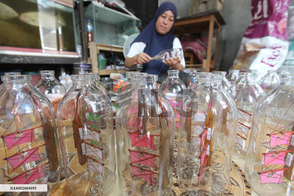 INDONESIA-KLATEN-SHIP IN BOTTLE-CRAFT