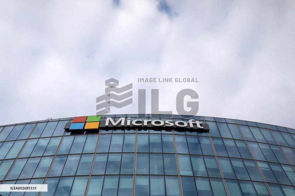 President Macron At The Microsoft Headquarters In Issy-les-Moulineaux