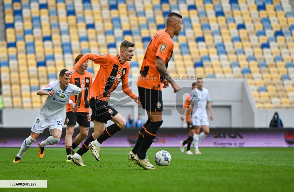 Shakhtar Donetsk beat Dynamo Kyiv 1-0 to become Ukraines Premier League champions