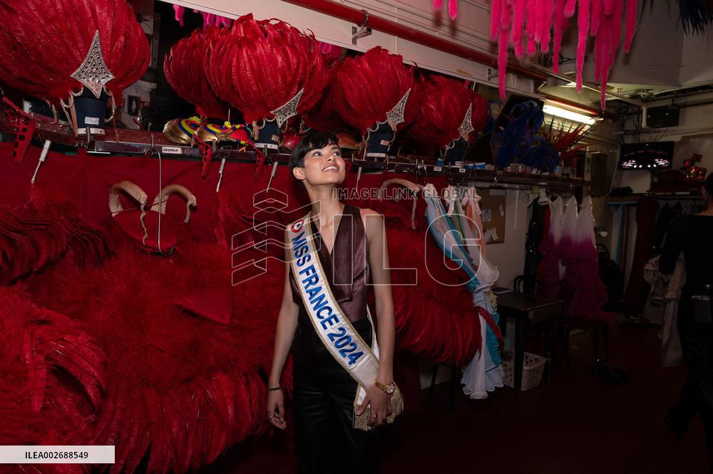 Exclusive - Miss France Visits The Moulin Rouge - Paris