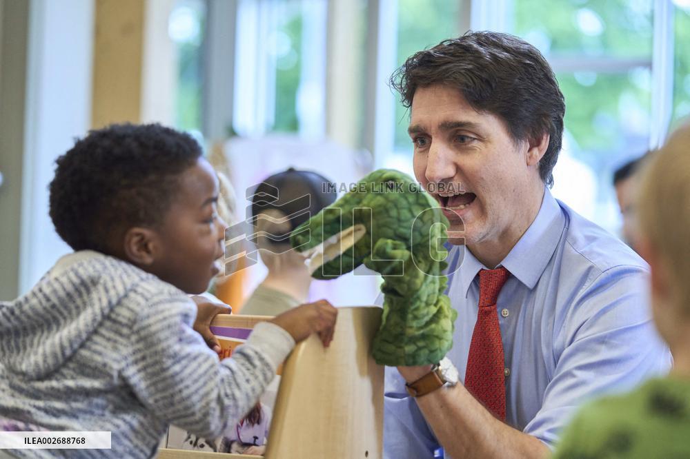 Trudeau Visits YMCA Childcare Centre - Ontario