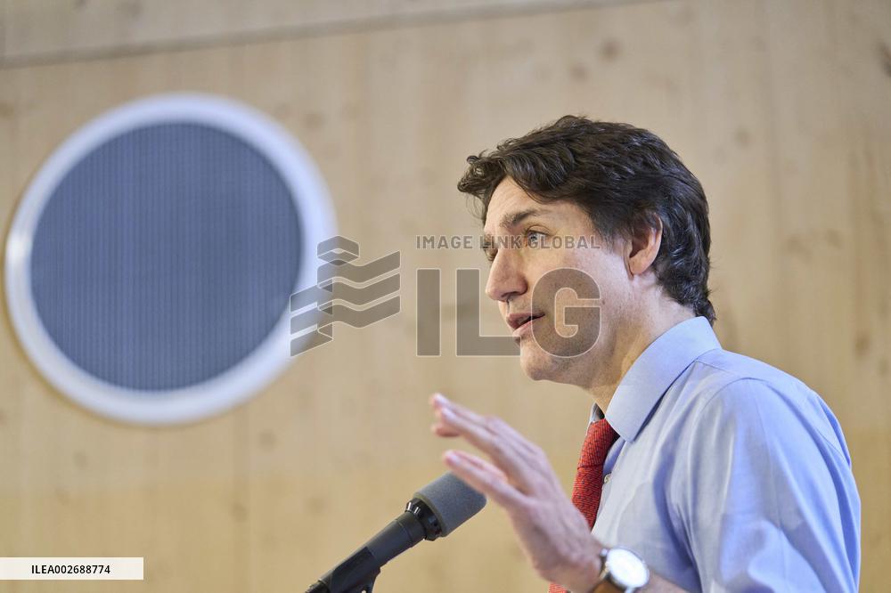Trudeau Visits YMCA Childcare Centre - Ontario