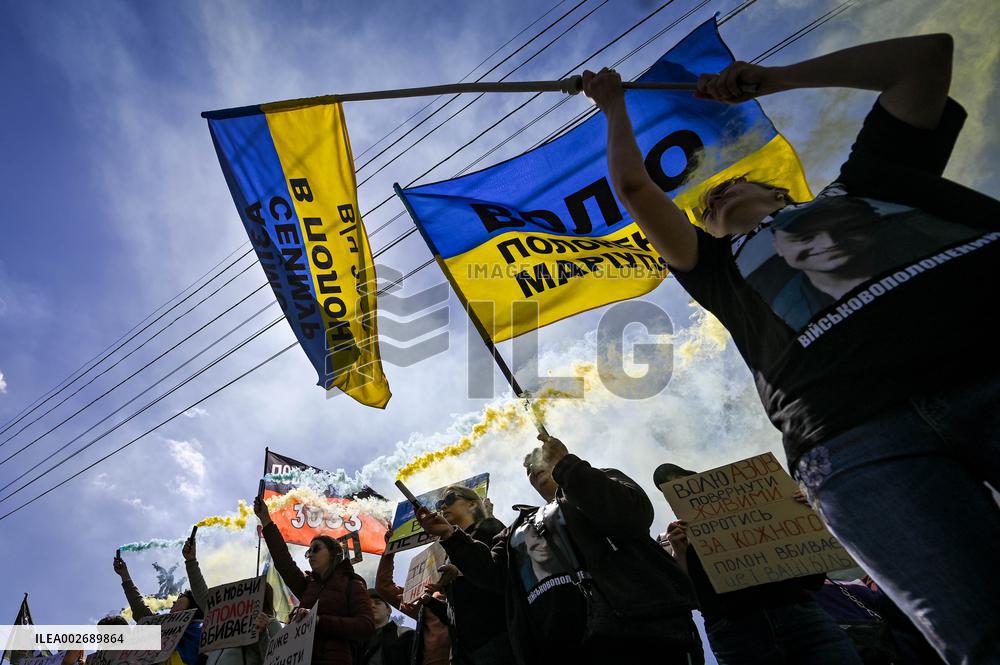 Rally in support of captive Mariupol defenders in Zaporizhzhia