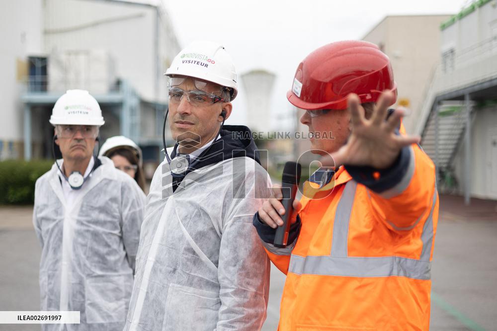Raphael Glucksmann visits the MetEx factory - Amiens