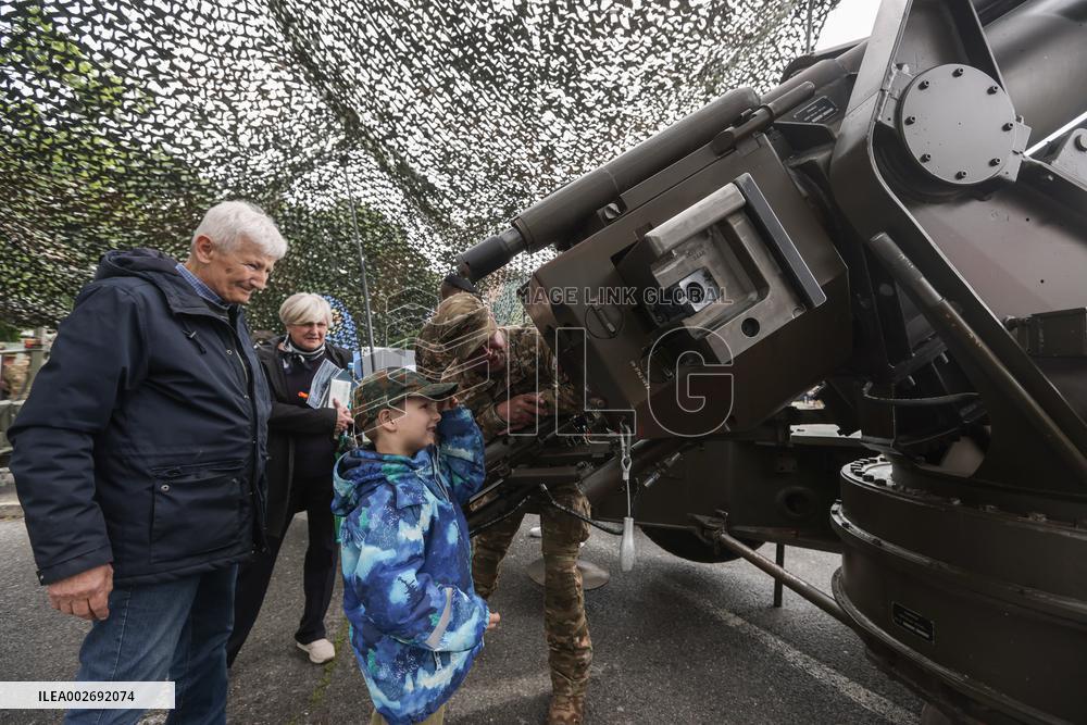 SLOVENIA-MARIBOR-ARMY-OPEN DAY