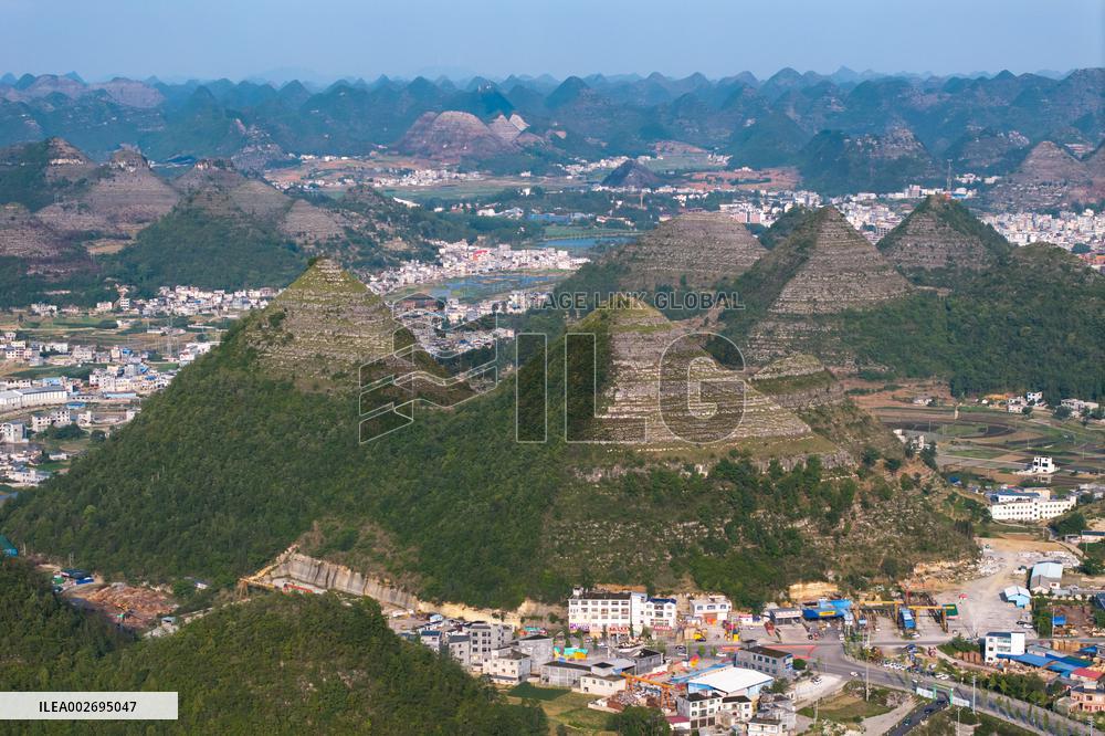 (GloriousGuizhou)CHINA-GUIZHOU-ANLONG-PYRAMID-SHAPED HILLS (CN)