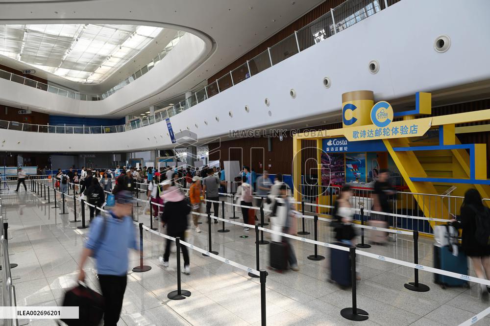 CHINA-TIANJIN-CRUISE PASSENGER (CN)