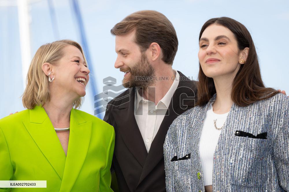 Cannes - Pigen Med Nalen Photocall