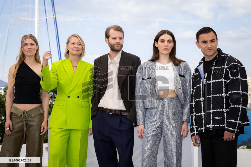 Cannes - Pigen Med Nalen Photocall
