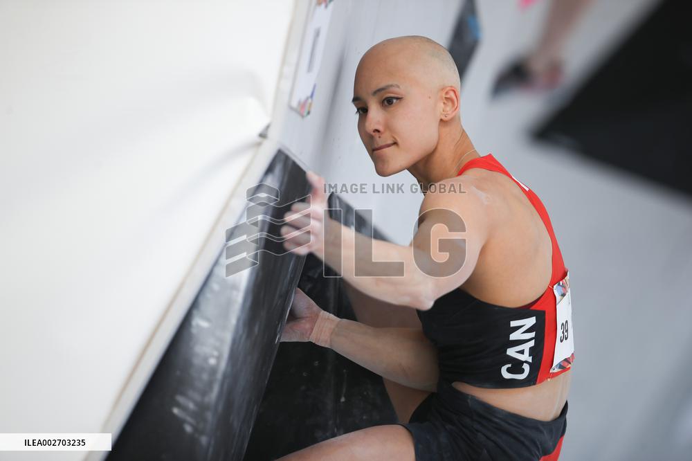 (SP)CHINA-SHANGHAI-OLYMPIC QUALIFIER SERIES SHANGHAI-SPORT CLIMBING-WOMEN'S BOULDER & LEAD-BOULDER QUALIFICATION (CN)