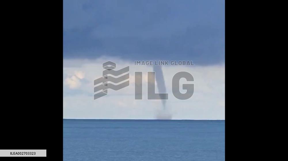 Spain: Waterspout Spotted Off Cunit Beach In Baix Penedès 3