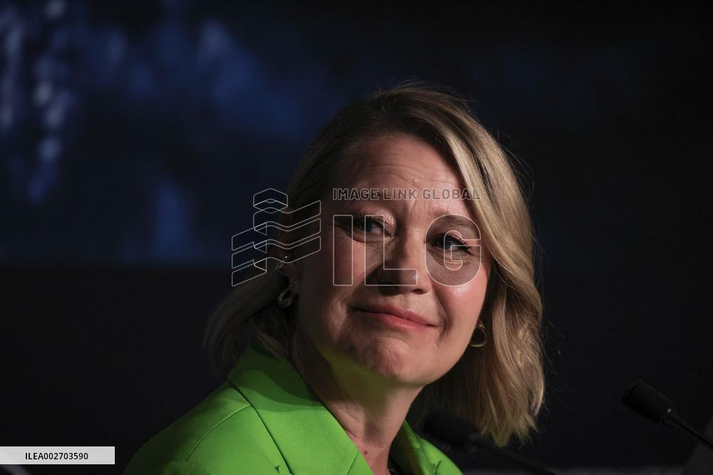 Cannes Pigen Med Nalen Press Conference DB