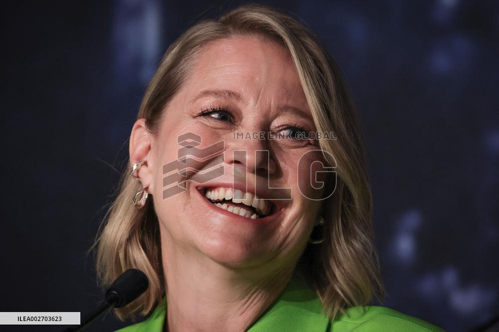 Cannes Pigen Med Nalen Press Conference DB