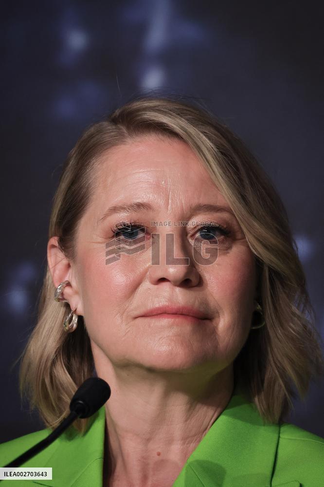 Cannes Pigen Med Nalen Press Conference DB