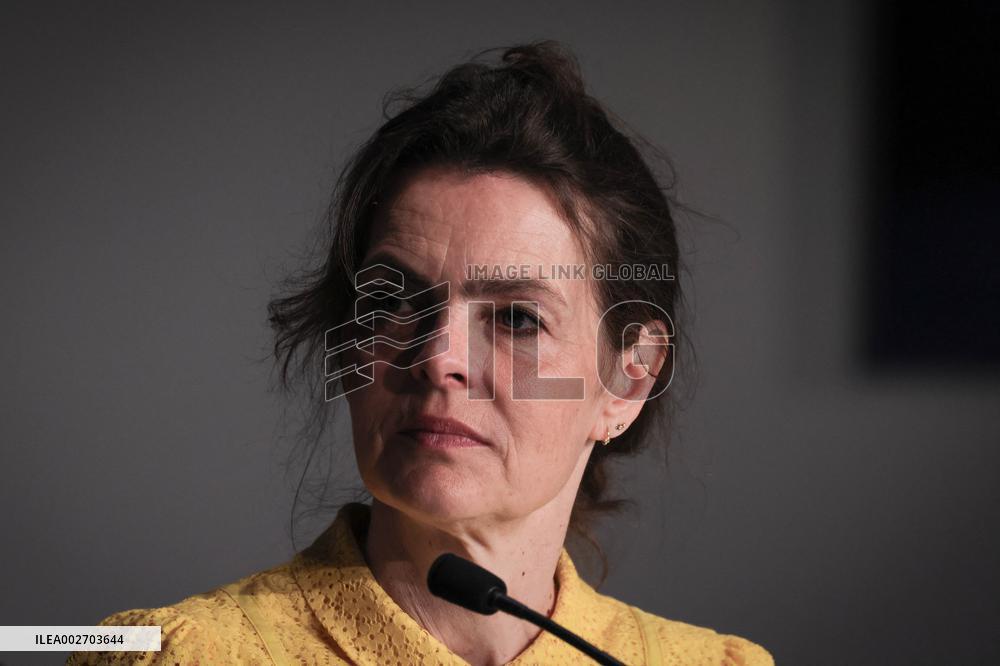 Cannes Pigen Med Nalen Press Conference DB