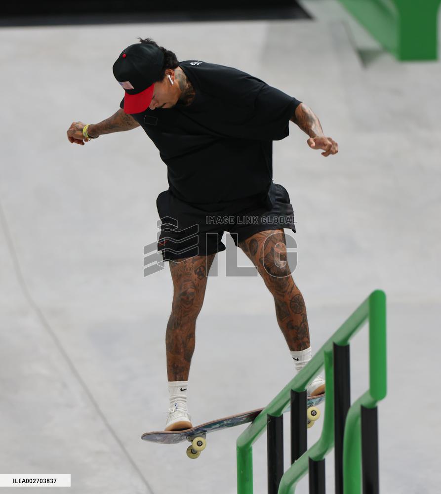 (SP)CHINA-SHANGHAI-OLYMPIC QUALIFIER SERIES SHANGHAI-SKATEBOARDING-MEN'S STREET-PRELIMS (CN)