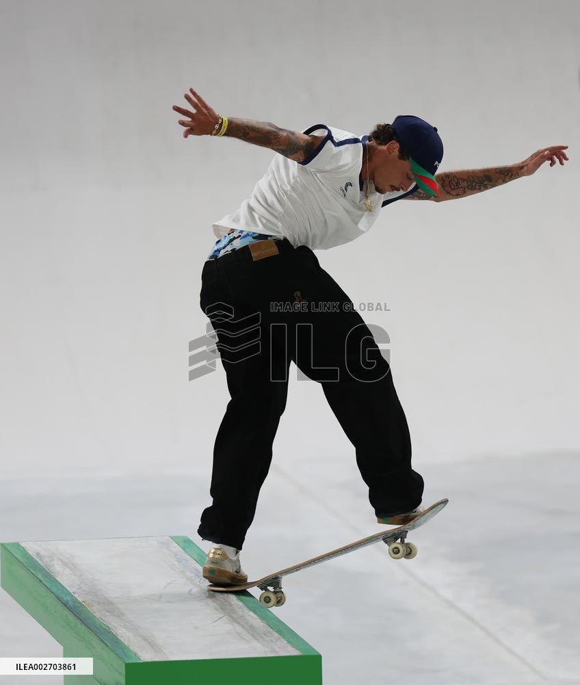 (SP)CHINA-SHANGHAI-OLYMPIC QUALIFIER SERIES SHANGHAI-SKATEBOARDING-MEN'S STREET-PRELIMS (CN)