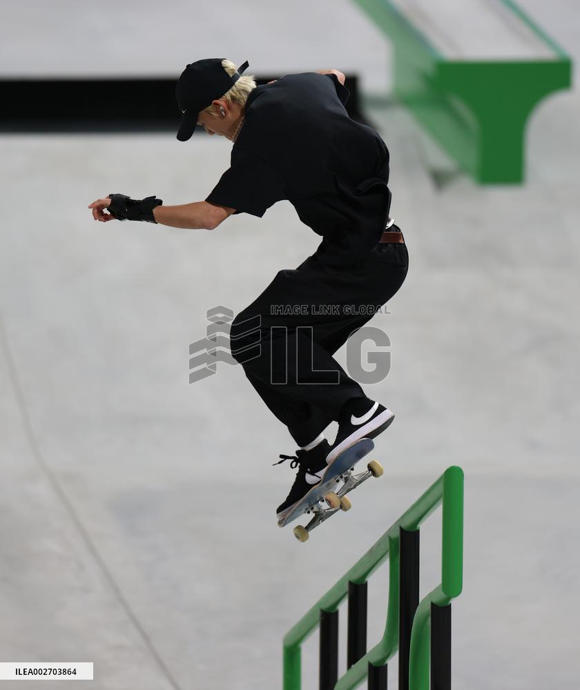 (SP)CHINA-SHANGHAI-OLYMPIC QUALIFIER SERIES SHANGHAI-SKATEBOARDING-MEN'S STREET-PRELIMS (CN)