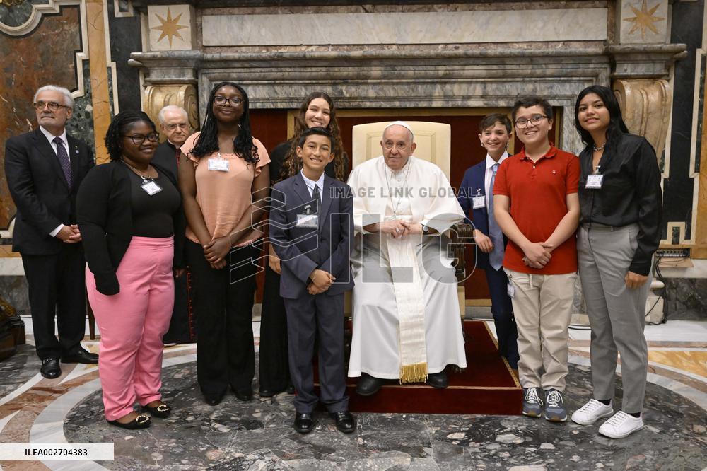 Pope Francis In Private Audience - Vatican