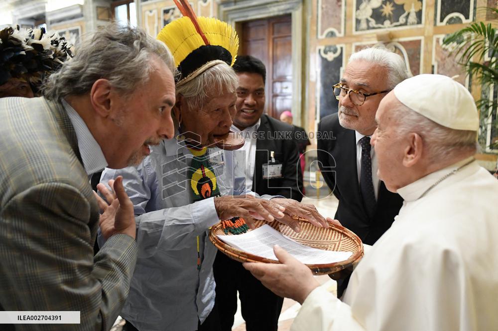 Pope Francis In Private Audience - Vatican
