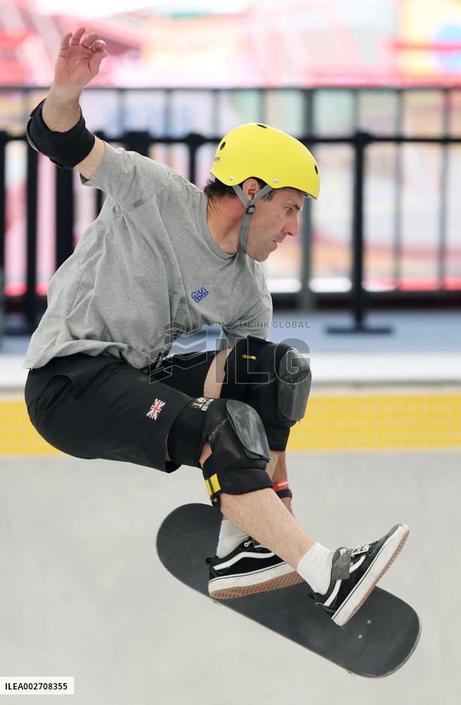 (SP)CHINA-SHANGHAI-OLYMPIC QUALIFIER SERIES SHANGHAI-SKATEBOARDING-MEN'S PARK-PRELIMS(CN)