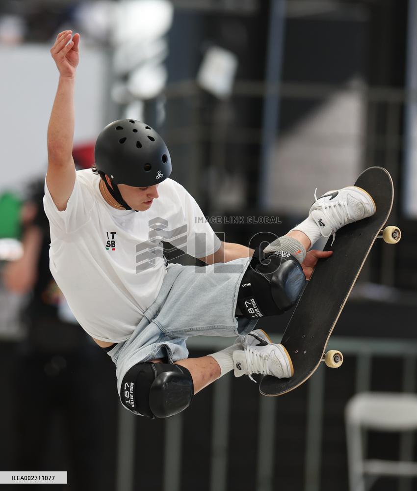 (SP)CHINA-SHANGHAI-OLYMPIC QUALIFIER SERIES SHANGHAI-SKATEBOARDING-MEN'S PARK-PRELIMS (CN)
