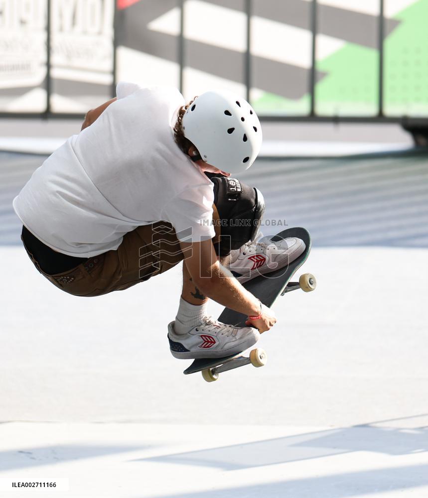 (SP)CHINA-SHANGHAI-OLYMPIC QUALIFIER SERIES SHANGHAI-SKATEBOARDING-MEN'S PARK-PRELIMS (CN)