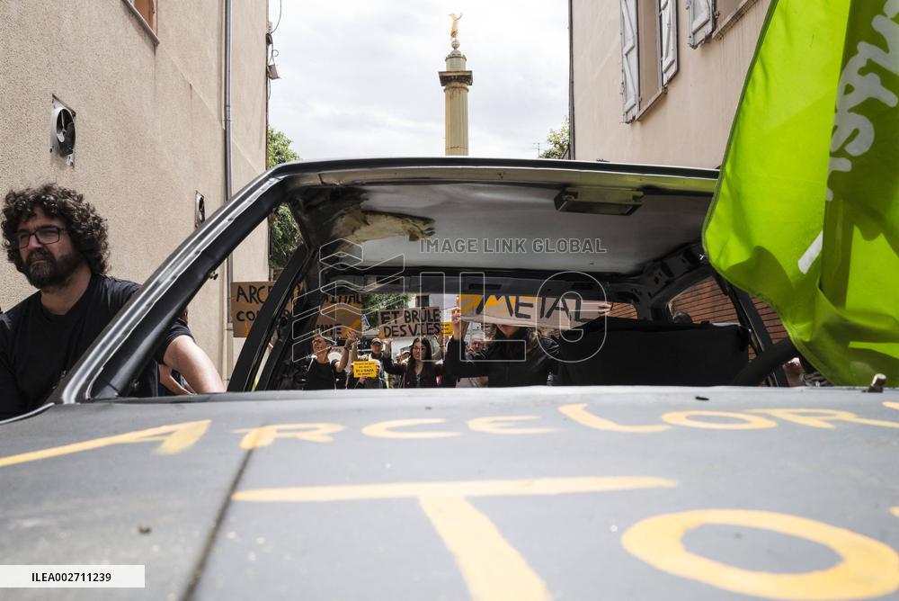 Demonstration During The Passage Of The Olympic Flame - Toulouse