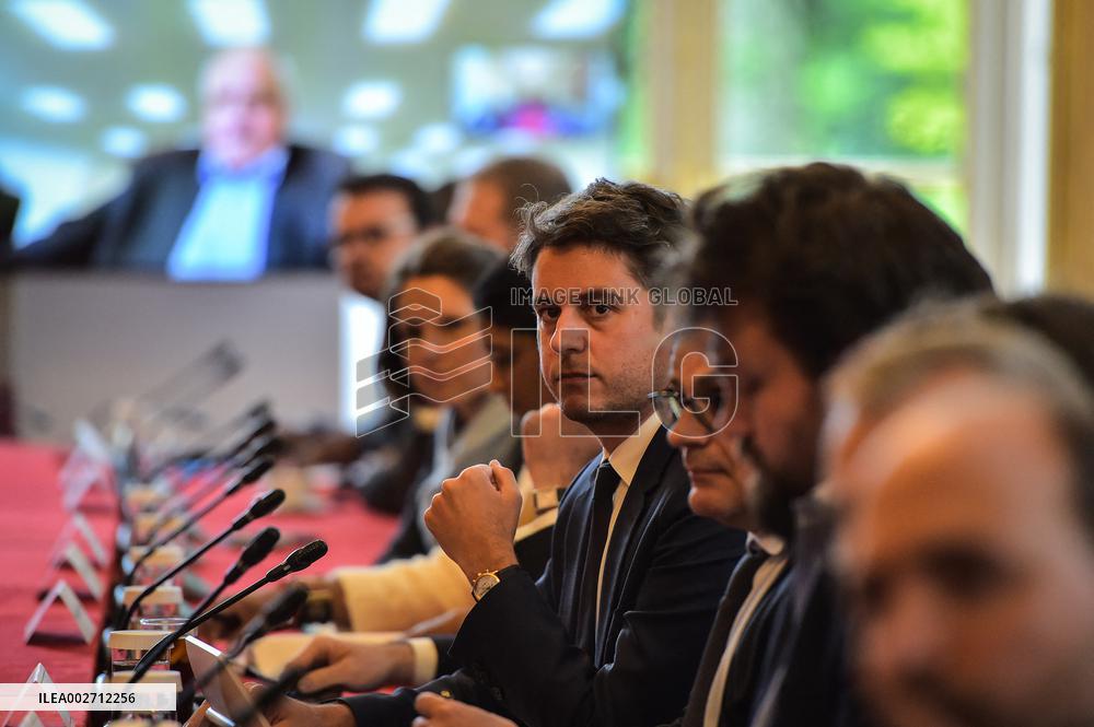 Meeting with the liaison committees on the situation in New Caledonia at Matignon - Paris