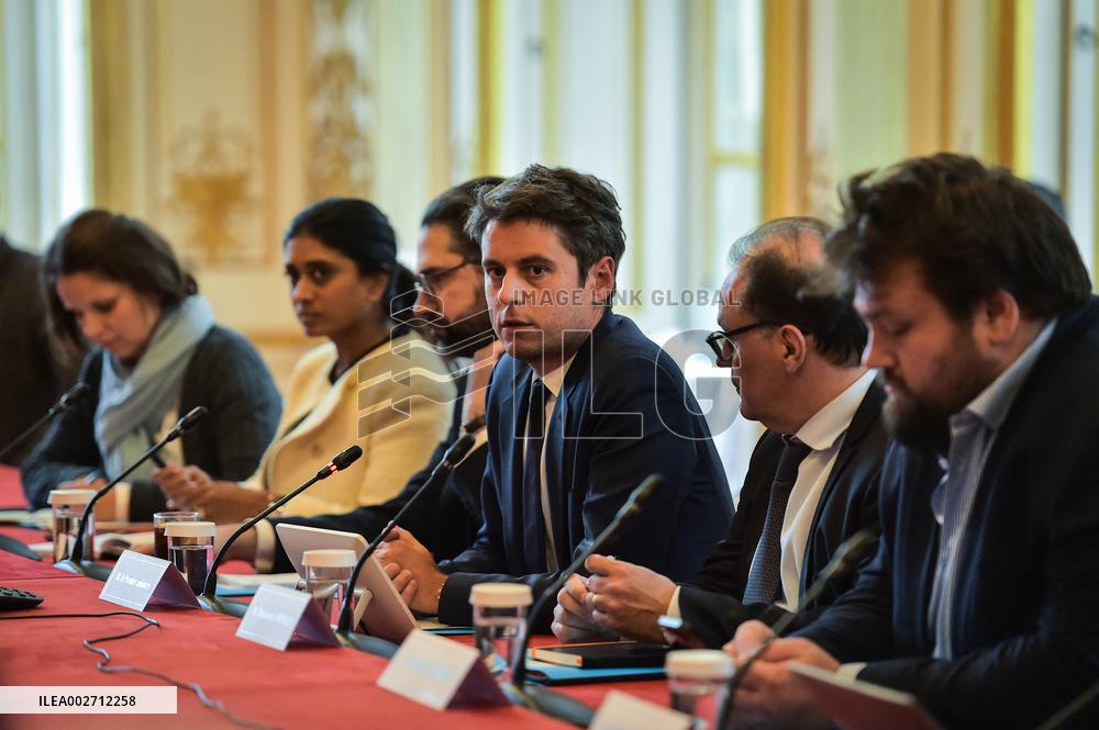 Meeting with the liaison committees on the situation in New Caledonia at Matignon - Paris