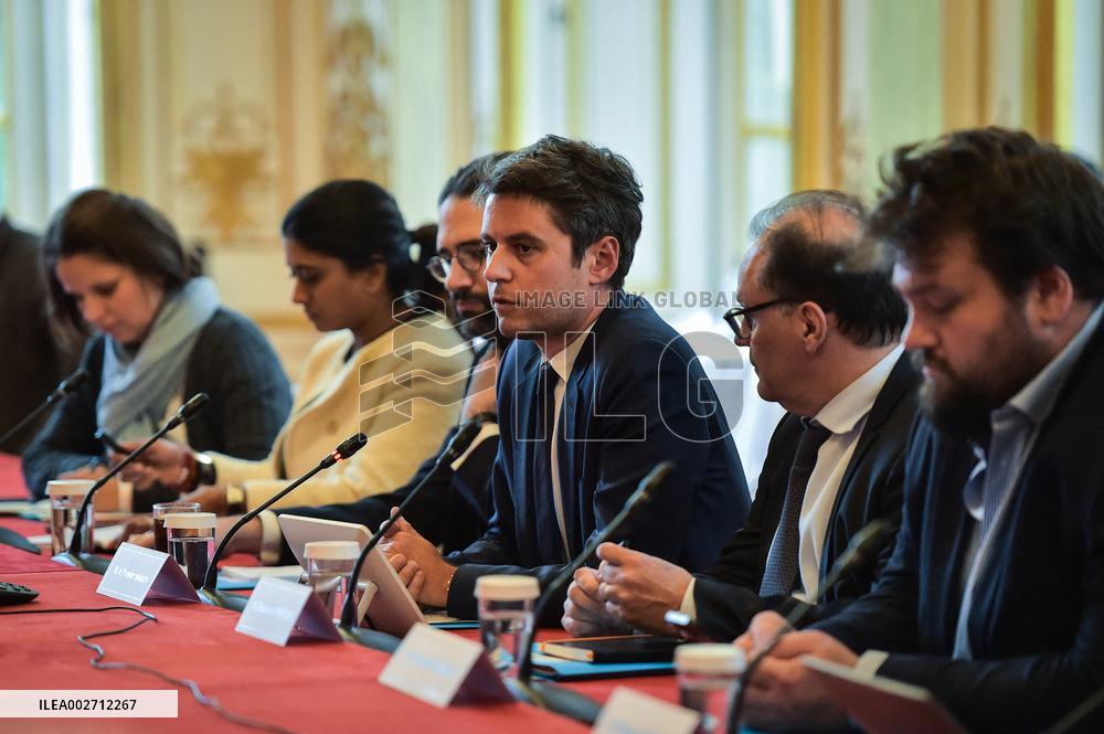 Meeting with the liaison committees on the situation in New Caledonia at Matignon - Paris