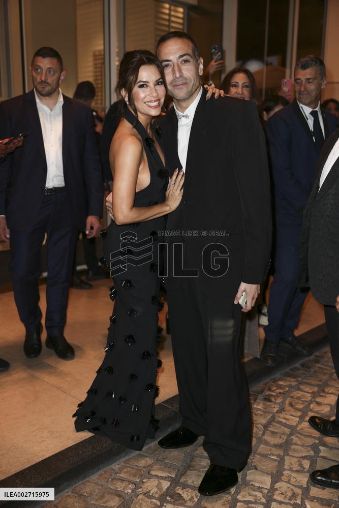 Cannes - Eva Longoria Exits The Martinez