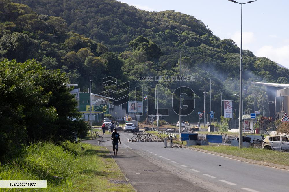 Deadly Riots Sweep New Caledonia Capital - Noumea