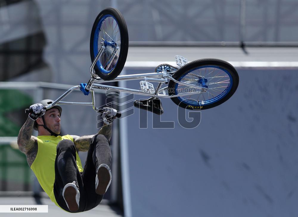 (SP)CHINA-SHANGHAI-OLYMPIC QUALIFIER SERIES SHANGHAI-CYCLING-BMX FREESTYLE-MEN-FINAL(CN)