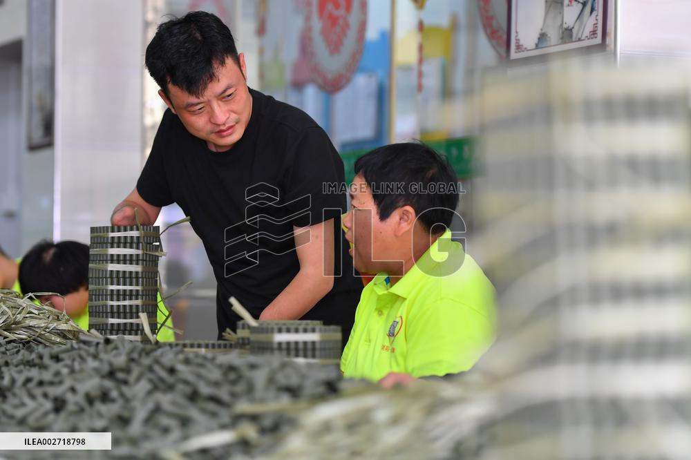 CHINA-HUNAN-LIUYANG-DISABLED MAN-NEW LIFE (CN)