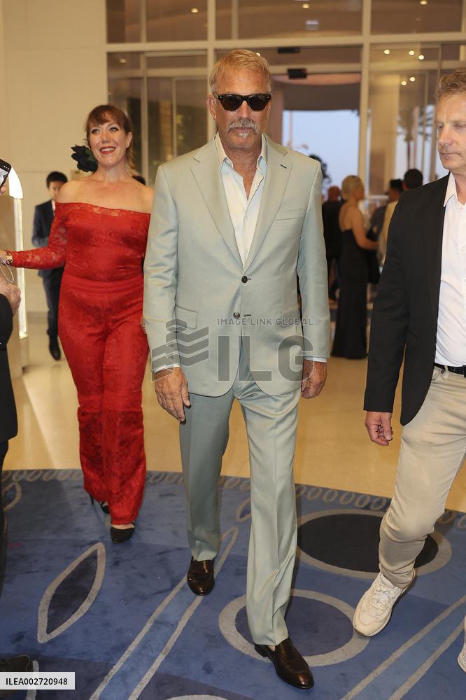 Cannes - Kevin Costner Exits The Martinez