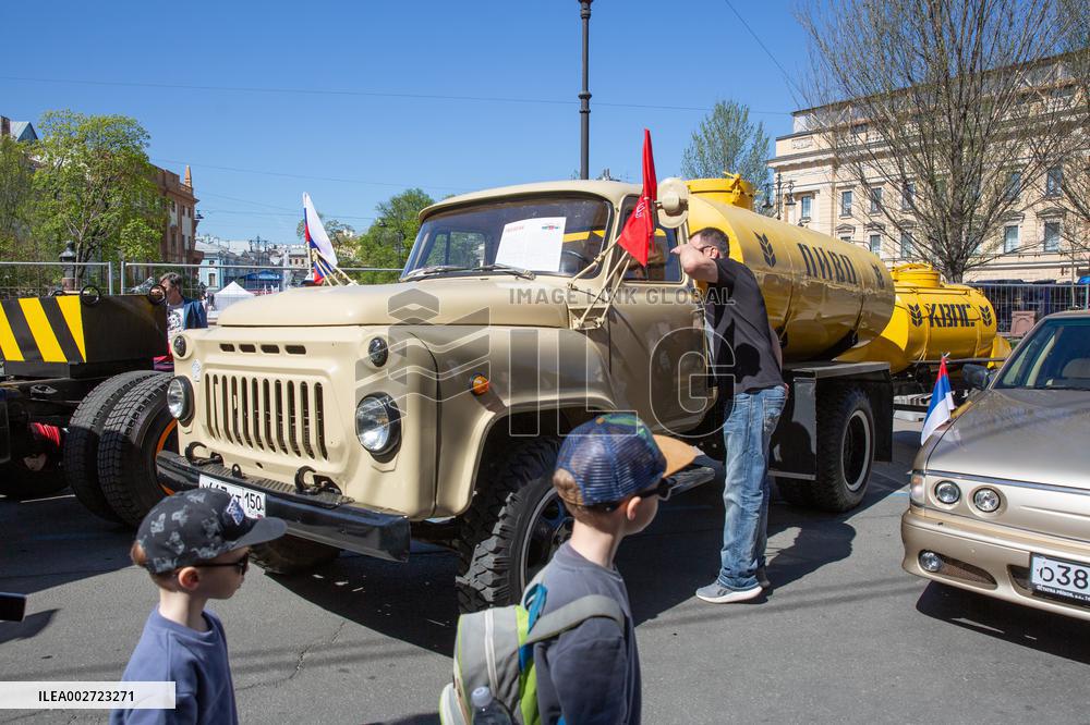 RUSSIA-ST. PETERSBURG-VINTAGE CAR SHOW