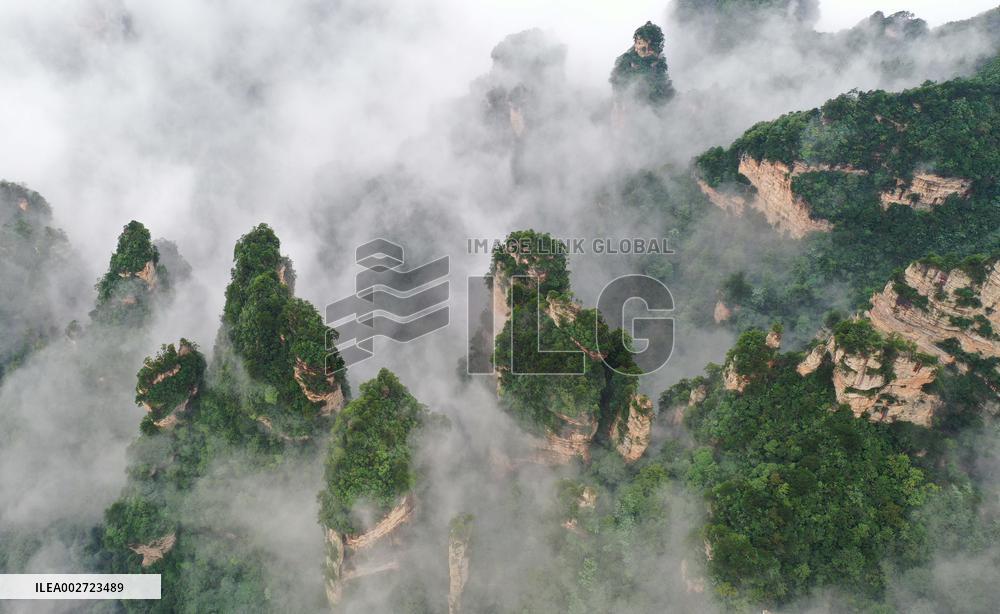 (SP)CHINA-HUNAN-ZHANGJIAJIE-DOWNHILL MOUNTAIN BIKING-TOURISM (CN)