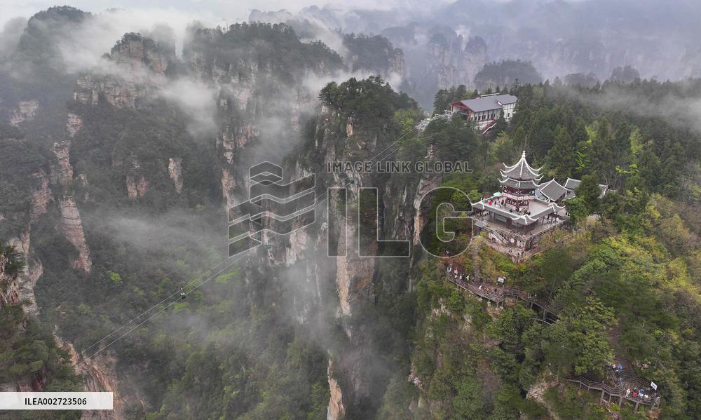 (SP)CHINA-HUNAN-ZHANGJIAJIE-DOWNHILL MOUNTAIN BIKING-TOURISM (CN)